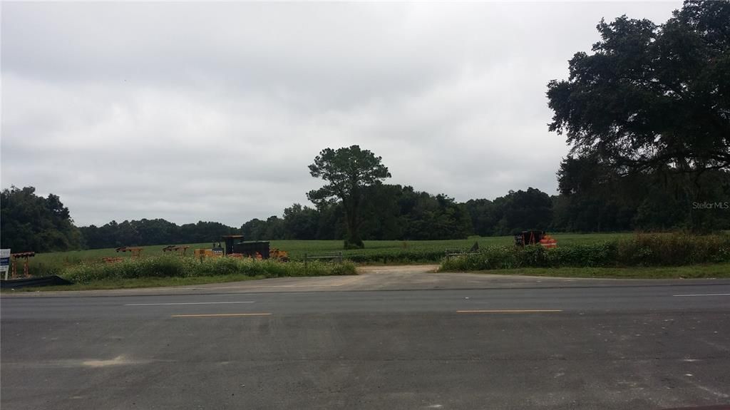 待售: $2,064,650 (24.29 acres)