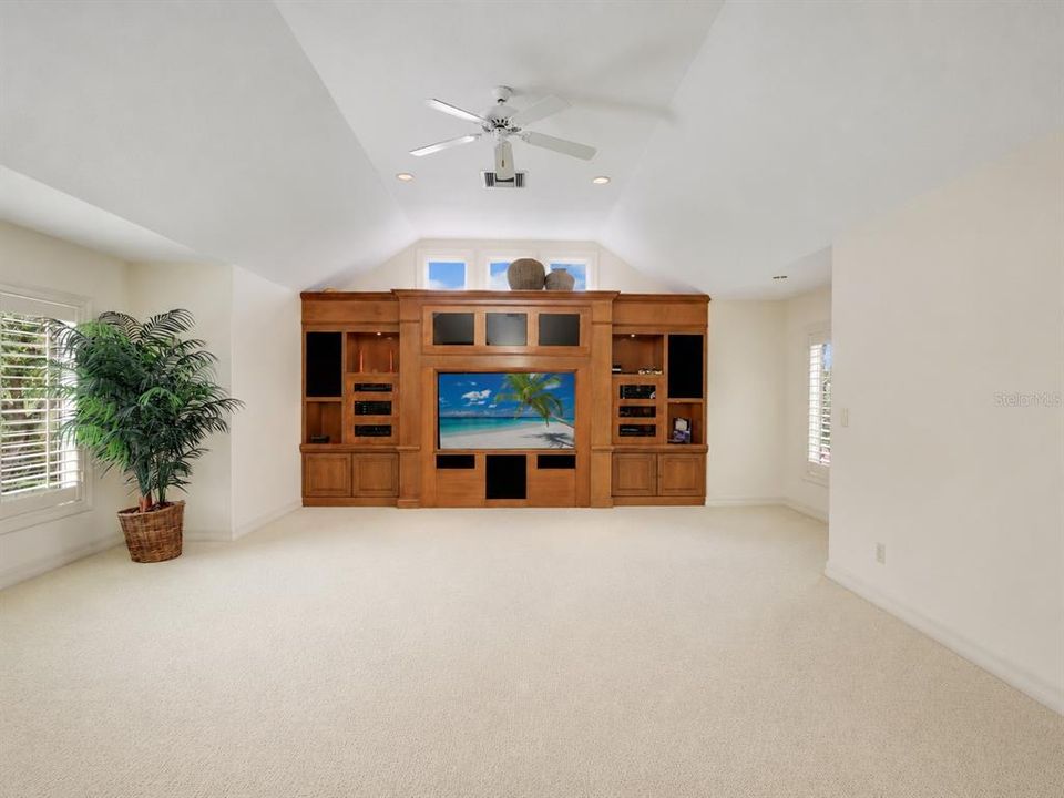 En Venta: $4,425,000 (4 camas, 6 baños, 6046 Pies cuadrados)