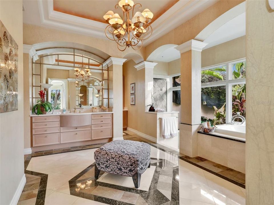 En Venta: $4,425,000 (4 camas, 6 baños, 6046 Pies cuadrados)