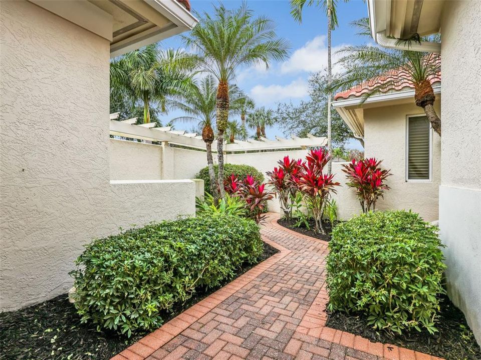 En Venta: $4,425,000 (4 camas, 6 baños, 6046 Pies cuadrados)