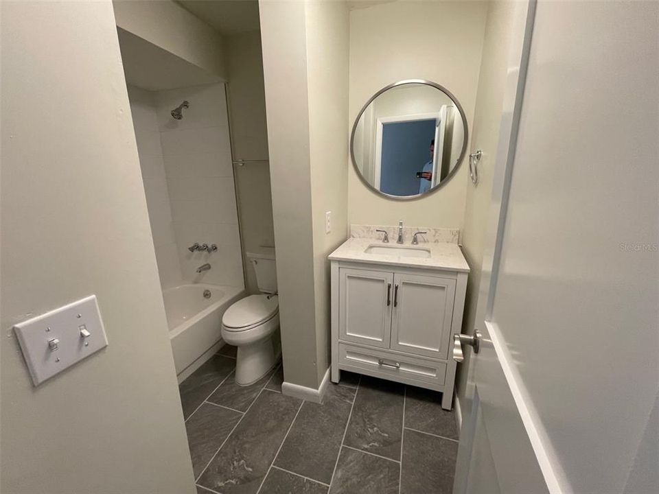 Activo con contrato: $1,500 (2 camas, 1 baños, 1020 Pies cuadrados)