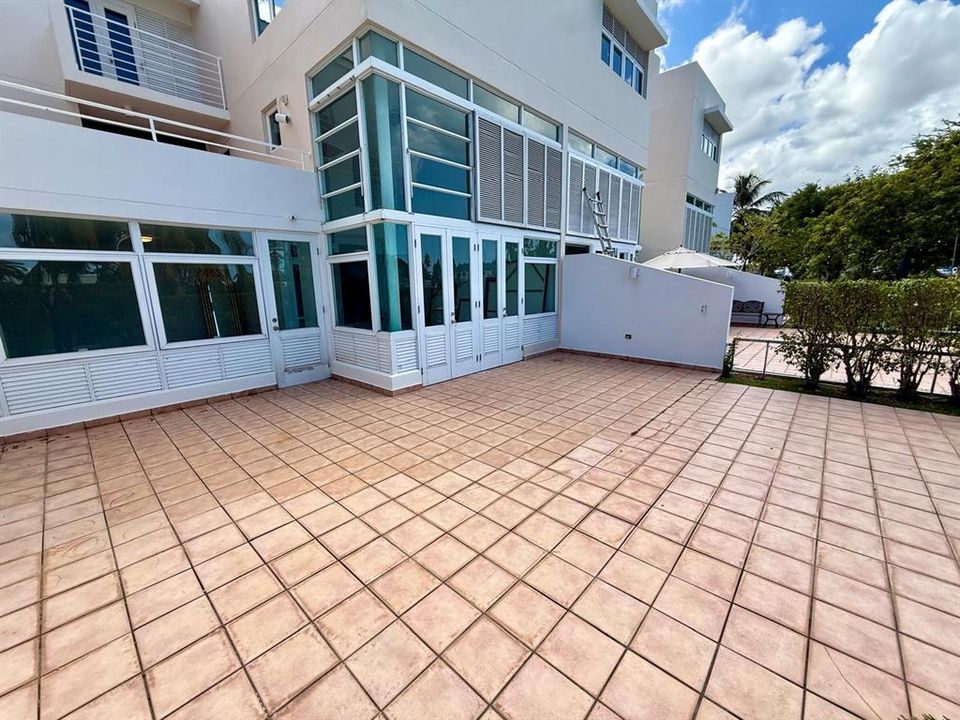 На продажу: $695,000 (4 спален, 4 ванн, 2900 Квадратных фут)