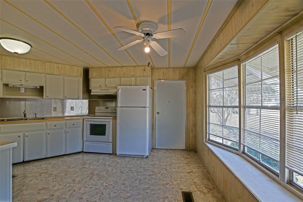 Activo con contrato: $159,000 (2 camas, 1 baños, 976 Pies cuadrados)