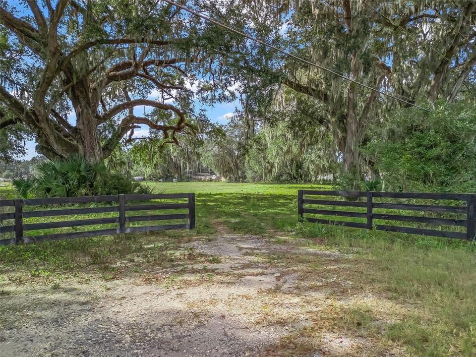 待售: $105,000 (1.03 acres)