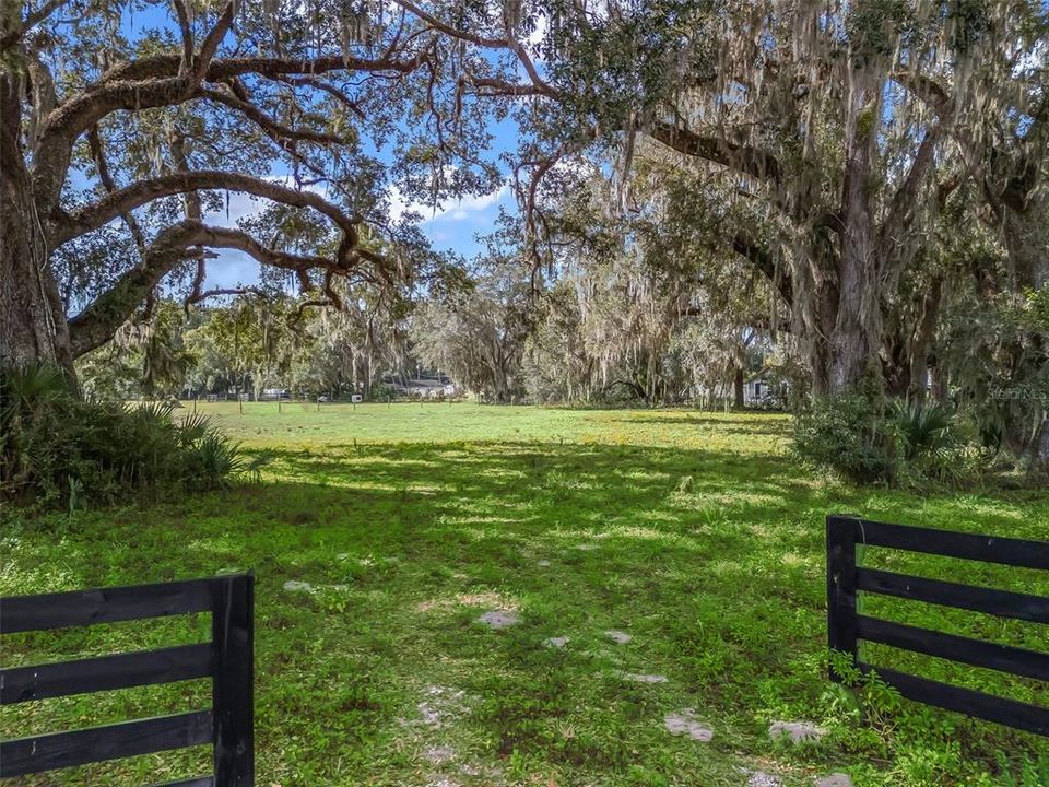 待售: $105,000 (1.03 acres)