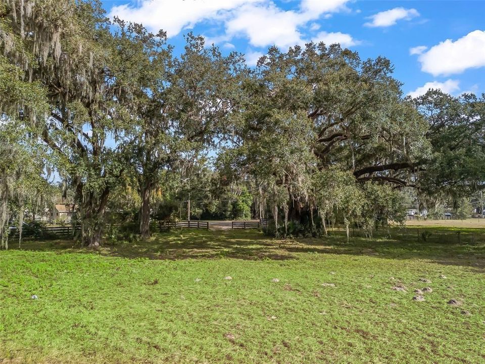 待售: $105,000 (1.03 acres)