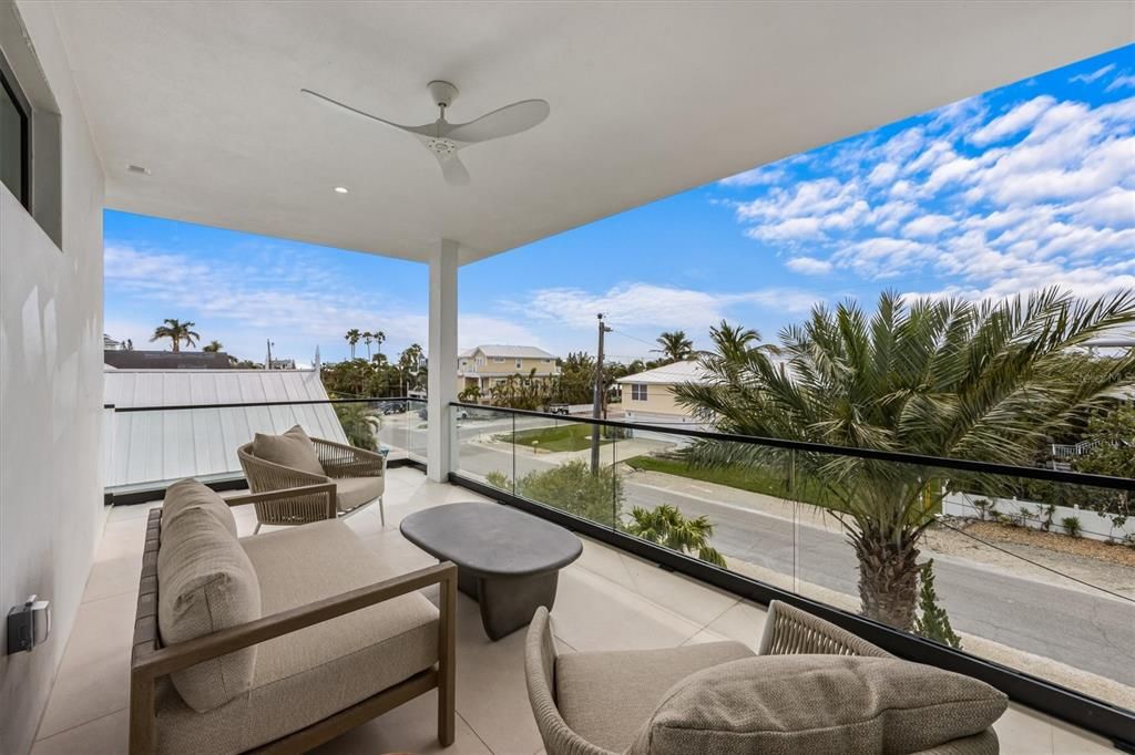 For Sale: $3,995,000 (4 beds, 4 baths, 3613 Square Feet)