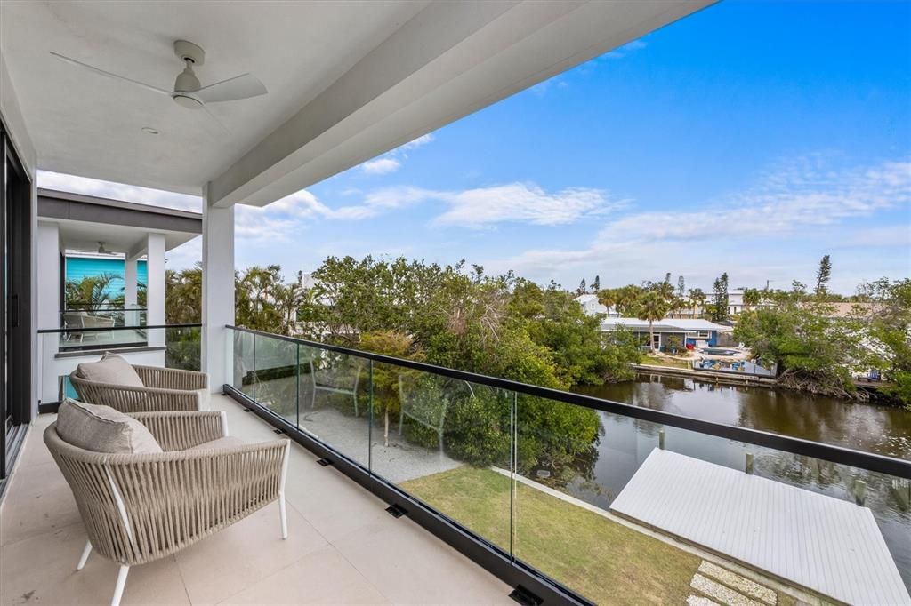 For Sale: $3,995,000 (4 beds, 4 baths, 3613 Square Feet)