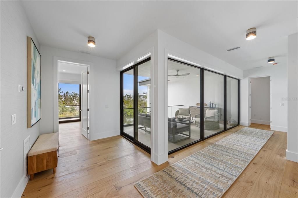 For Sale: $3,995,000 (4 beds, 4 baths, 3613 Square Feet)