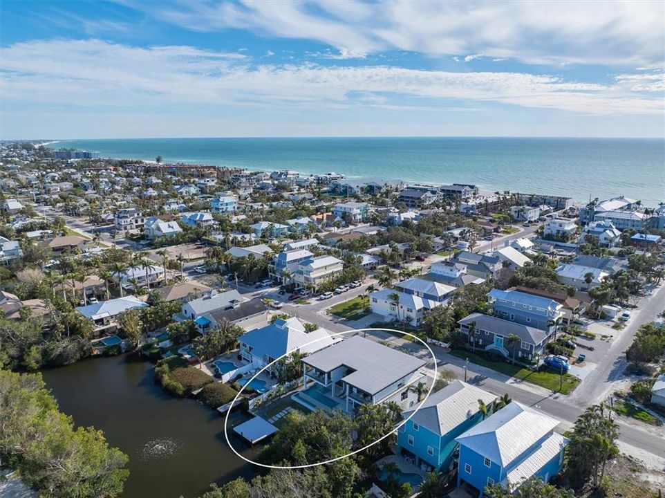 For Sale: $3,995,000 (4 beds, 4 baths, 3613 Square Feet)