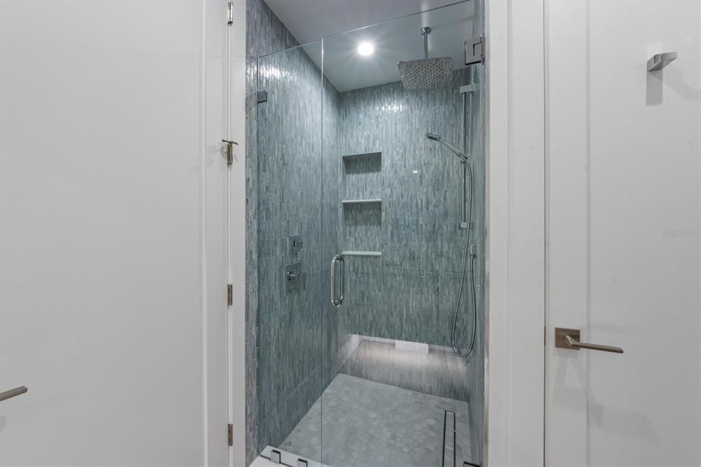 For Sale: $3,995,000 (4 beds, 4 baths, 3613 Square Feet)