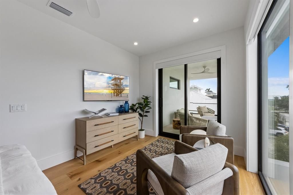 For Sale: $3,995,000 (4 beds, 4 baths, 3613 Square Feet)
