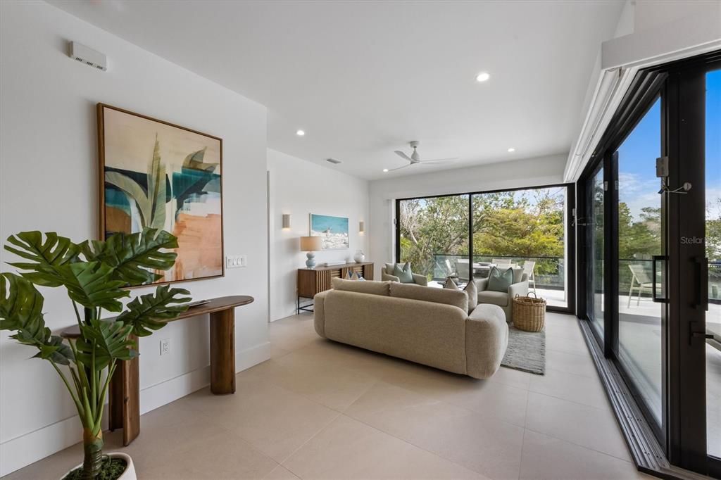 For Sale: $3,995,000 (4 beds, 4 baths, 3613 Square Feet)