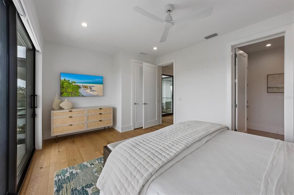 For Sale: $3,995,000 (4 beds, 4 baths, 3613 Square Feet)