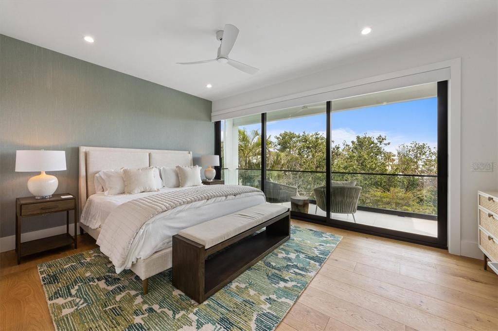 For Sale: $3,995,000 (4 beds, 4 baths, 3613 Square Feet)
