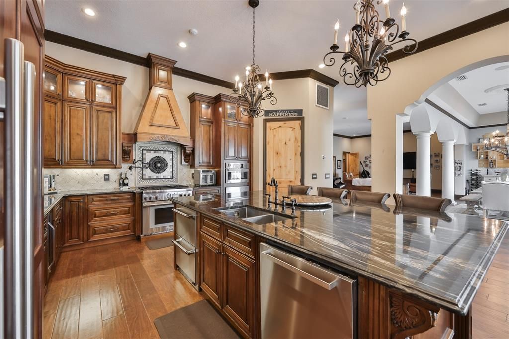 En Venta: $1,895,000 (5 camas, 4 baños, 4691 Pies cuadrados)