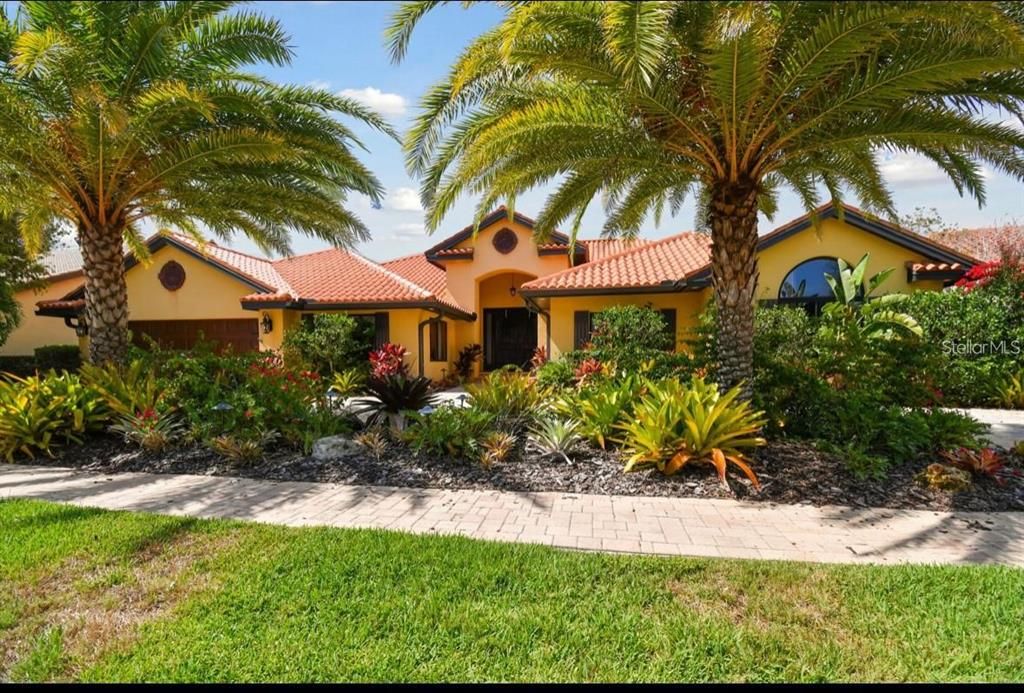 En Venta: $1,895,000 (5 camas, 4 baños, 4691 Pies cuadrados)