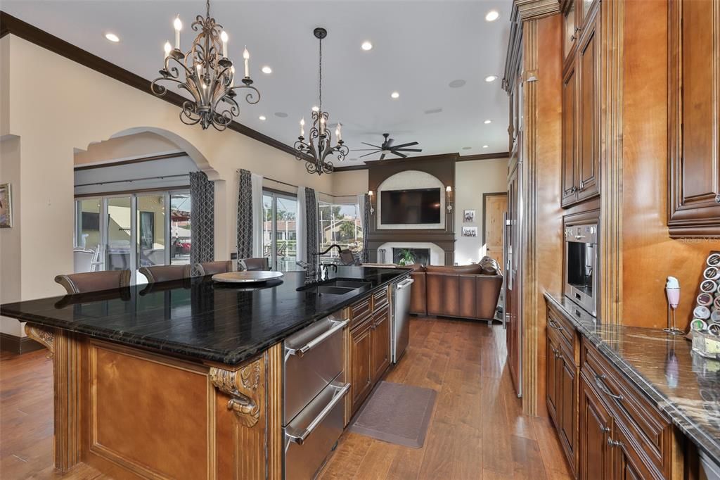 En Venta: $1,895,000 (5 camas, 4 baños, 4691 Pies cuadrados)