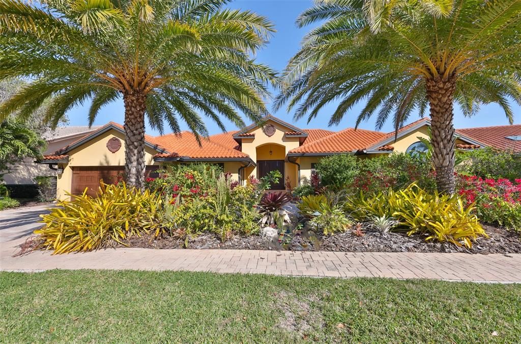 En Venta: $1,895,000 (5 camas, 4 baños, 4691 Pies cuadrados)
