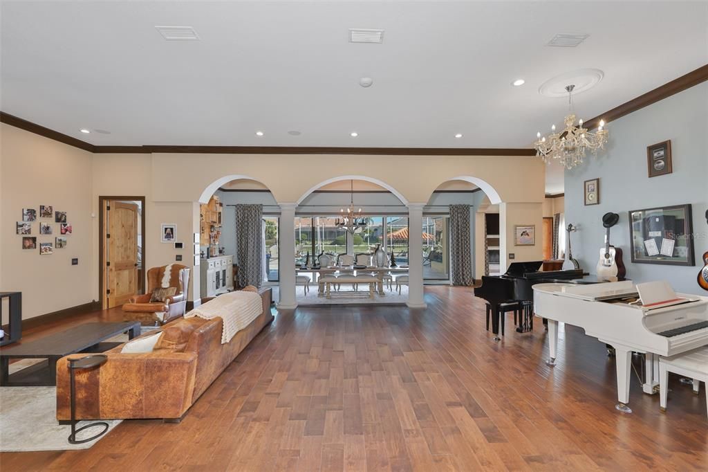 En Venta: $1,895,000 (5 camas, 4 baños, 4691 Pies cuadrados)