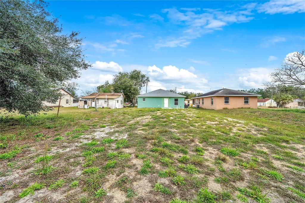 Active With Contract: $237,500 (3 beds, 2 baths, 1172 Square Feet)