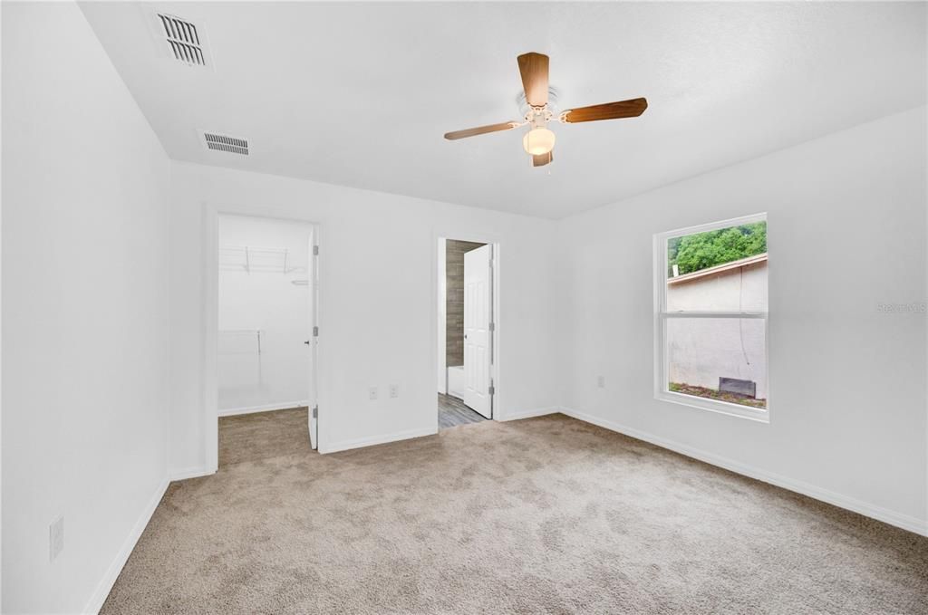 Active With Contract: $237,500 (3 beds, 2 baths, 1172 Square Feet)