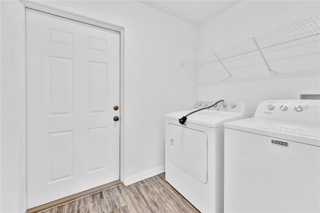 Active With Contract: $237,500 (3 beds, 2 baths, 1172 Square Feet)