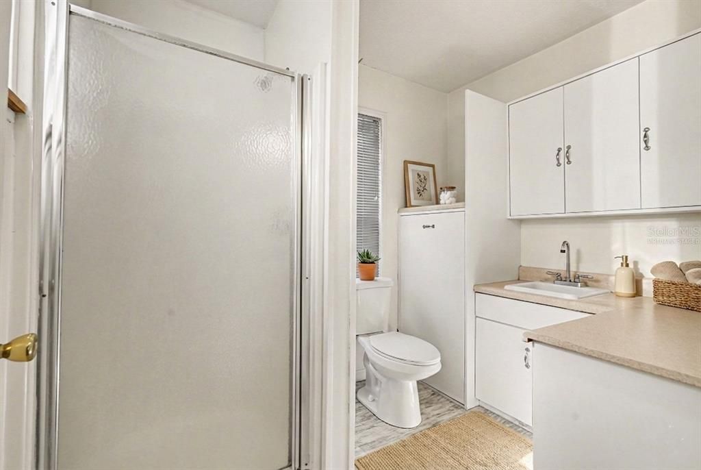 Activo con contrato: $547,500 (4 camas, 3 baños, 2444 Pies cuadrados)