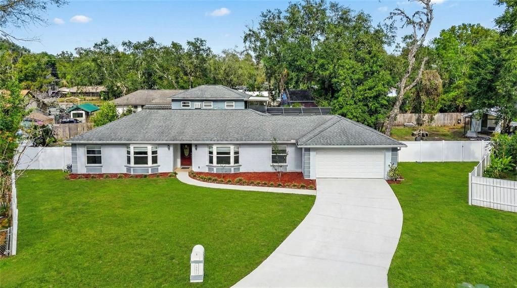 Activo con contrato: $547,500 (4 camas, 3 baños, 2444 Pies cuadrados)