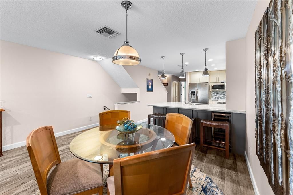 En Venta: $799,000 (3 camas, 3 baños, 1656 Pies cuadrados)