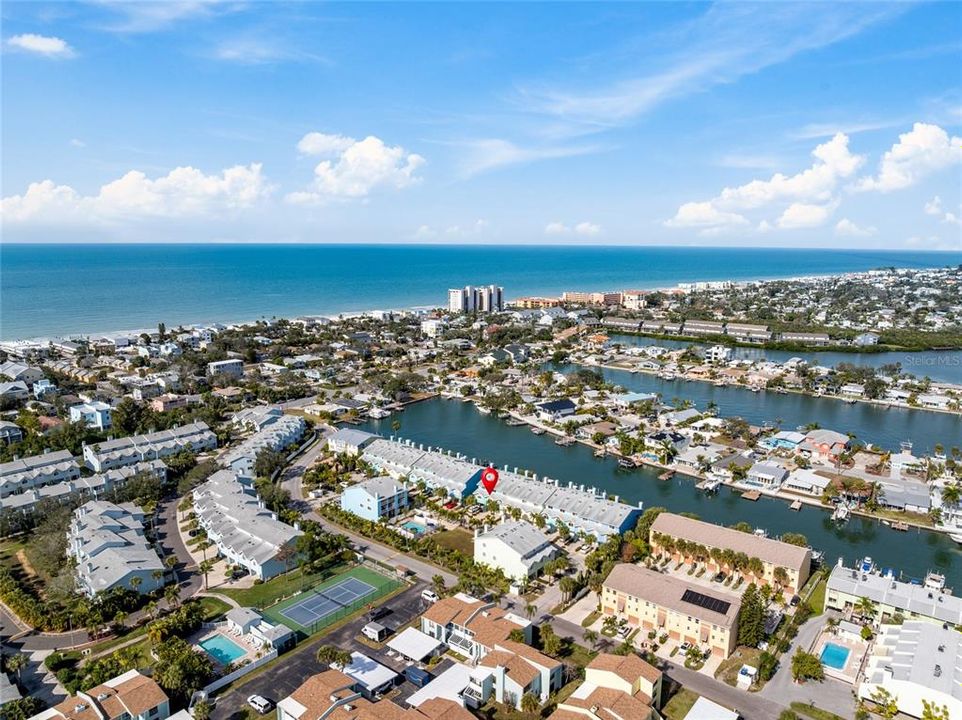 En Venta: $799,000 (3 camas, 3 baños, 1656 Pies cuadrados)