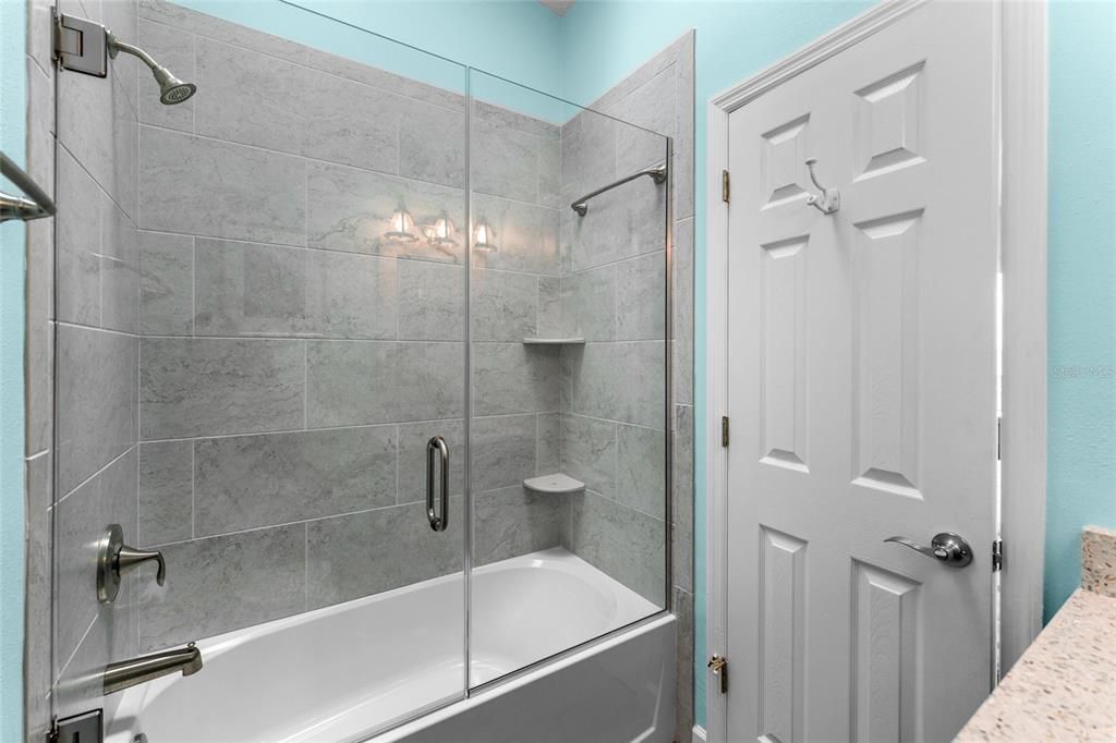 En Venta: $799,000 (3 camas, 3 baños, 1656 Pies cuadrados)
