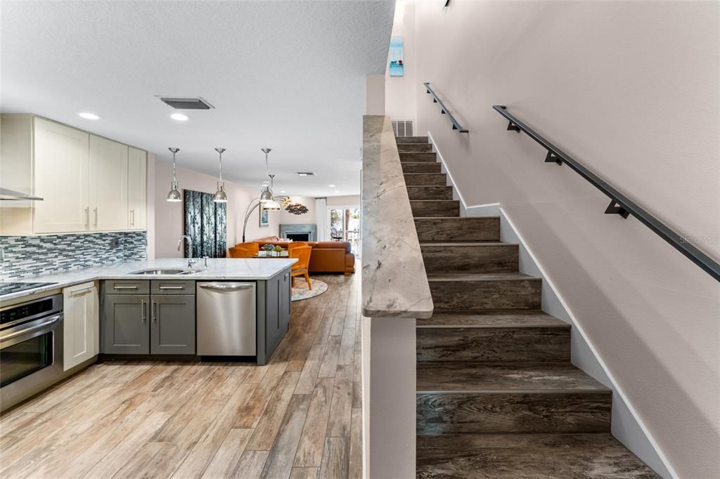 En Venta: $799,000 (3 camas, 3 baños, 1656 Pies cuadrados)