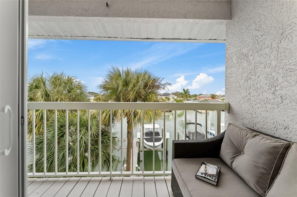 En Venta: $799,000 (3 camas, 3 baños, 1656 Pies cuadrados)