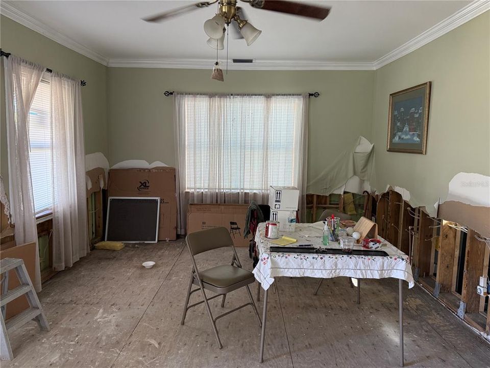 Activo con contrato: $650,000 (4 camas, 4 baños, 3204 Pies cuadrados)