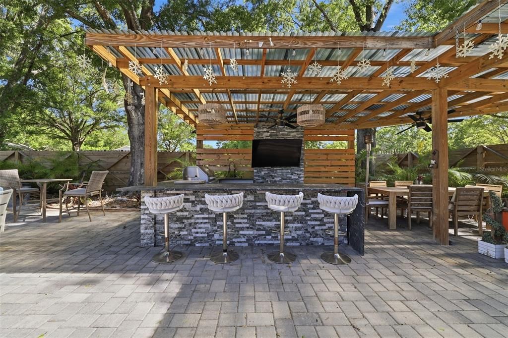 Active With Contract: $995,000 (5 beds, 3 baths, 3521 Square Feet)