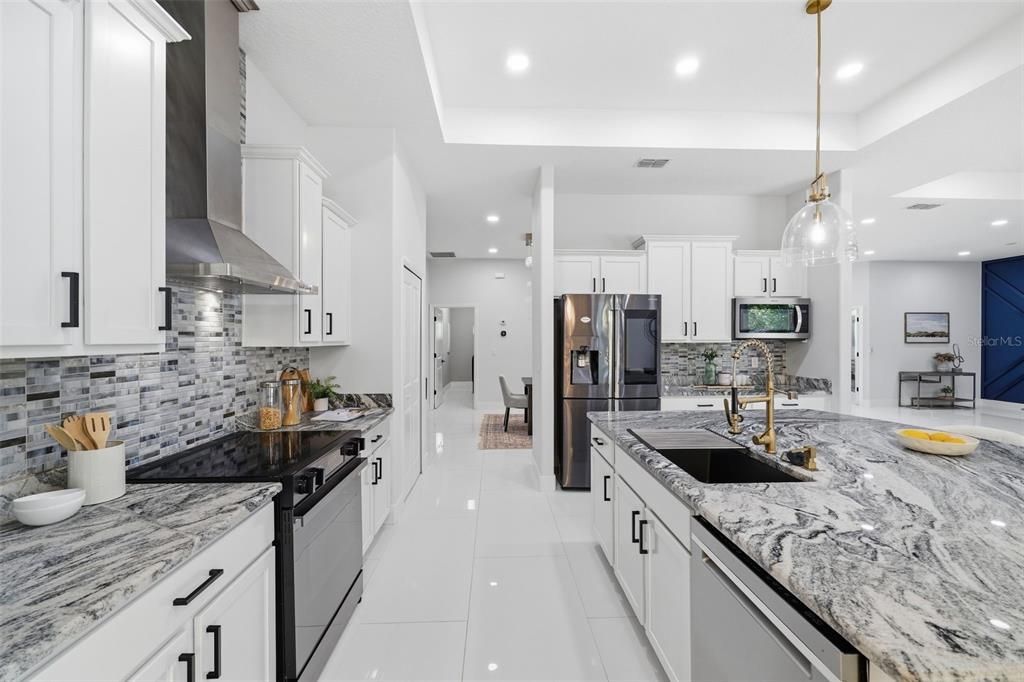 Active With Contract: $995,000 (5 beds, 3 baths, 3521 Square Feet)