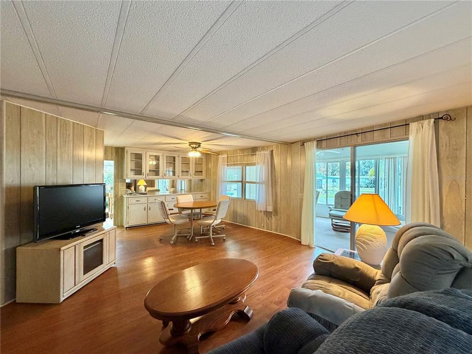 En Venta: $109,995 (2 camas, 2 baños, 1032 Pies cuadrados)