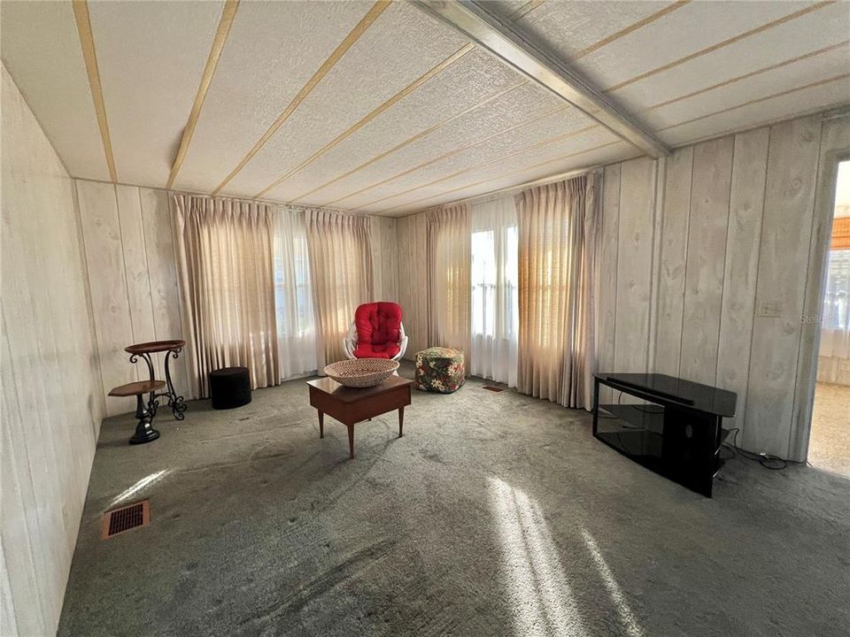 На продажу: $119,000 (2 спален, 2 ванн, 1350 Квадратных фут)