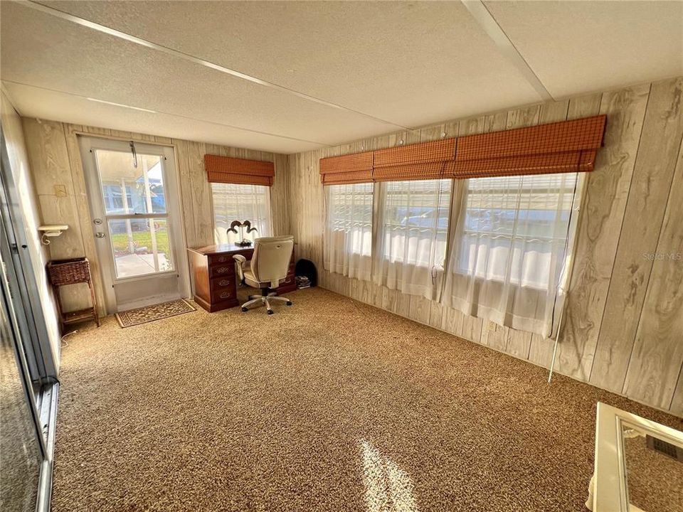 На продажу: $119,000 (2 спален, 2 ванн, 1350 Квадратных фут)