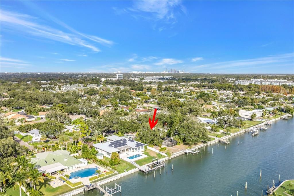 На продажу: $1,999,900 (0.65 acres)