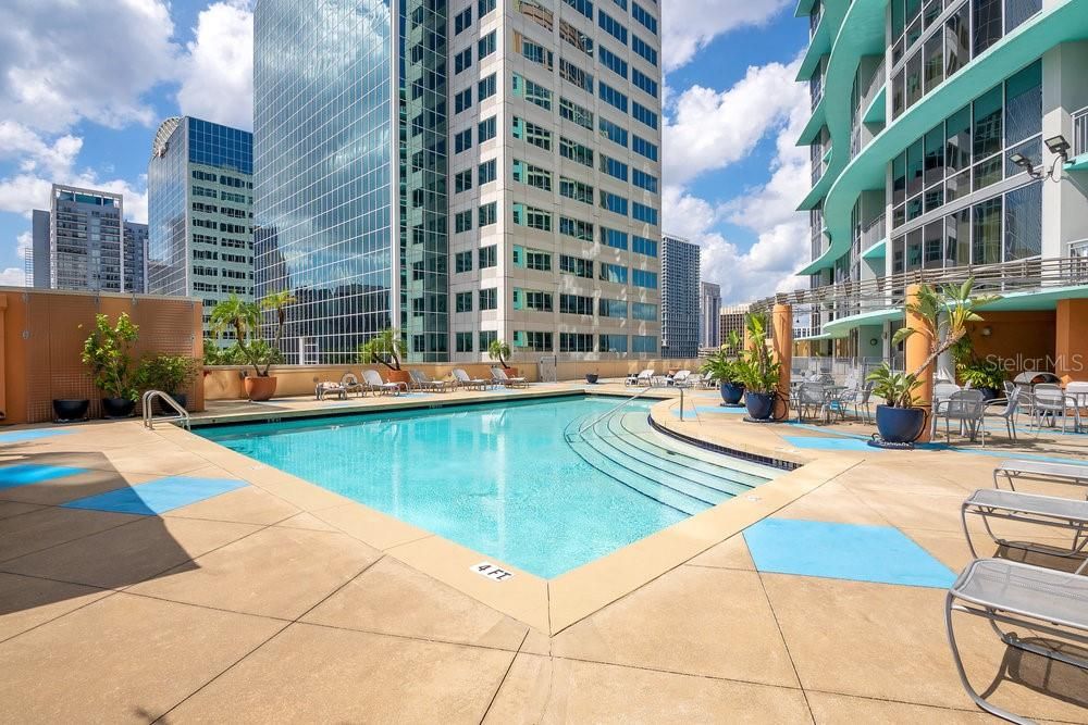 For Sale: $429,900 (2 beds, 2 baths, 1317 Square Feet)