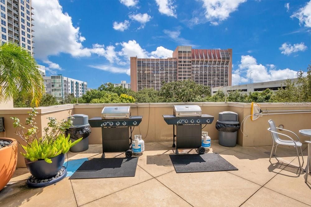 For Sale: $429,900 (2 beds, 2 baths, 1317 Square Feet)