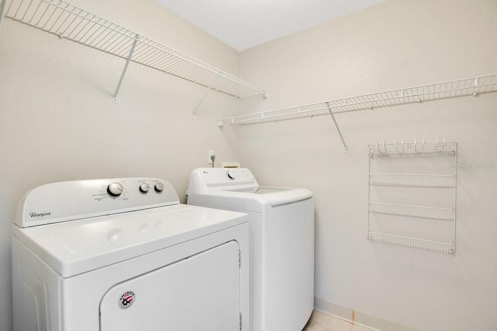 For Sale: $429,900 (2 beds, 2 baths, 1317 Square Feet)