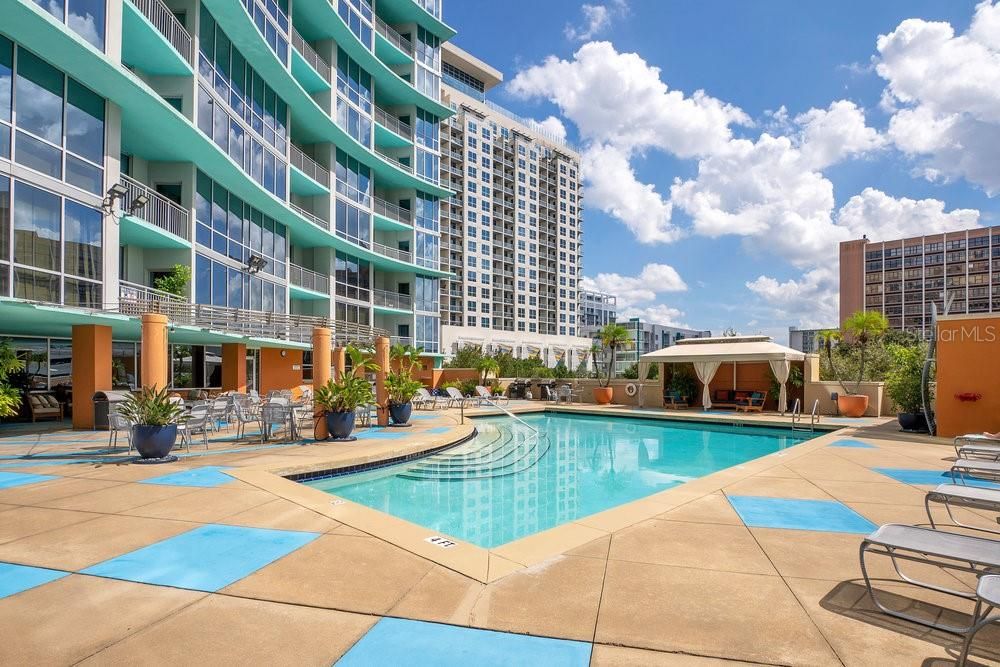 For Sale: $429,900 (2 beds, 2 baths, 1317 Square Feet)