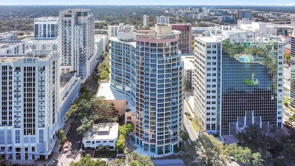 For Sale: $429,900 (2 beds, 2 baths, 1317 Square Feet)