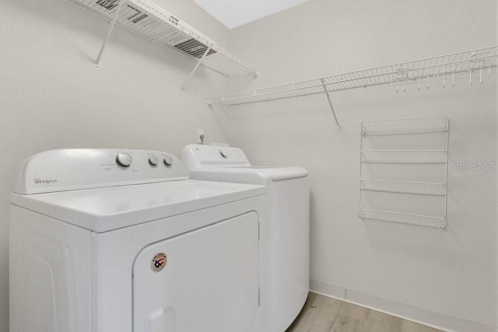 For Sale: $429,900 (2 beds, 2 baths, 1317 Square Feet)