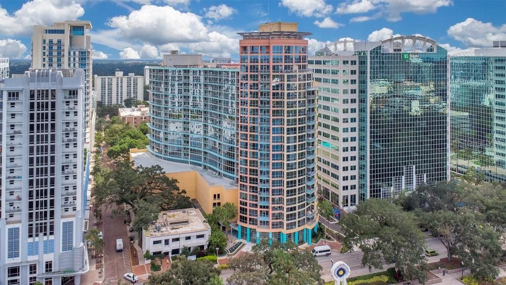 For Sale: $429,900 (2 beds, 2 baths, 1317 Square Feet)