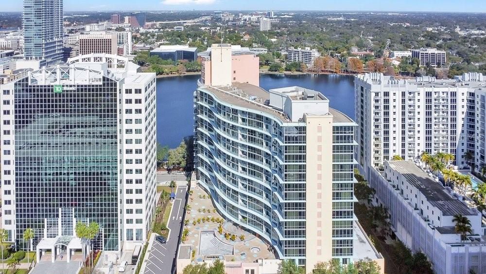 For Sale: $429,900 (2 beds, 2 baths, 1317 Square Feet)