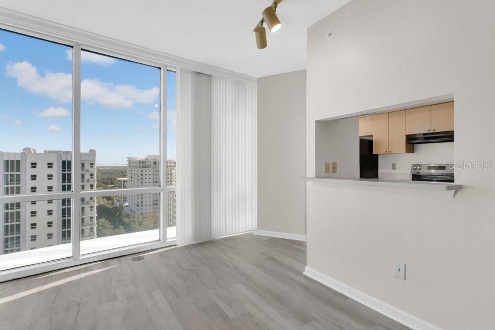 For Sale: $429,900 (2 beds, 2 baths, 1317 Square Feet)